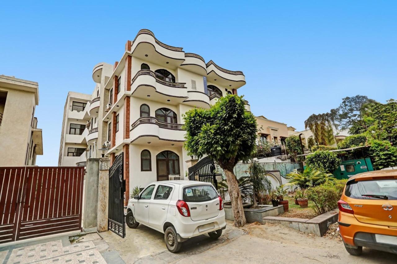 Townhouse The Premier View Near Iskcon Temple Noida Ξενοδοχείο Εξωτερικό φωτογραφία