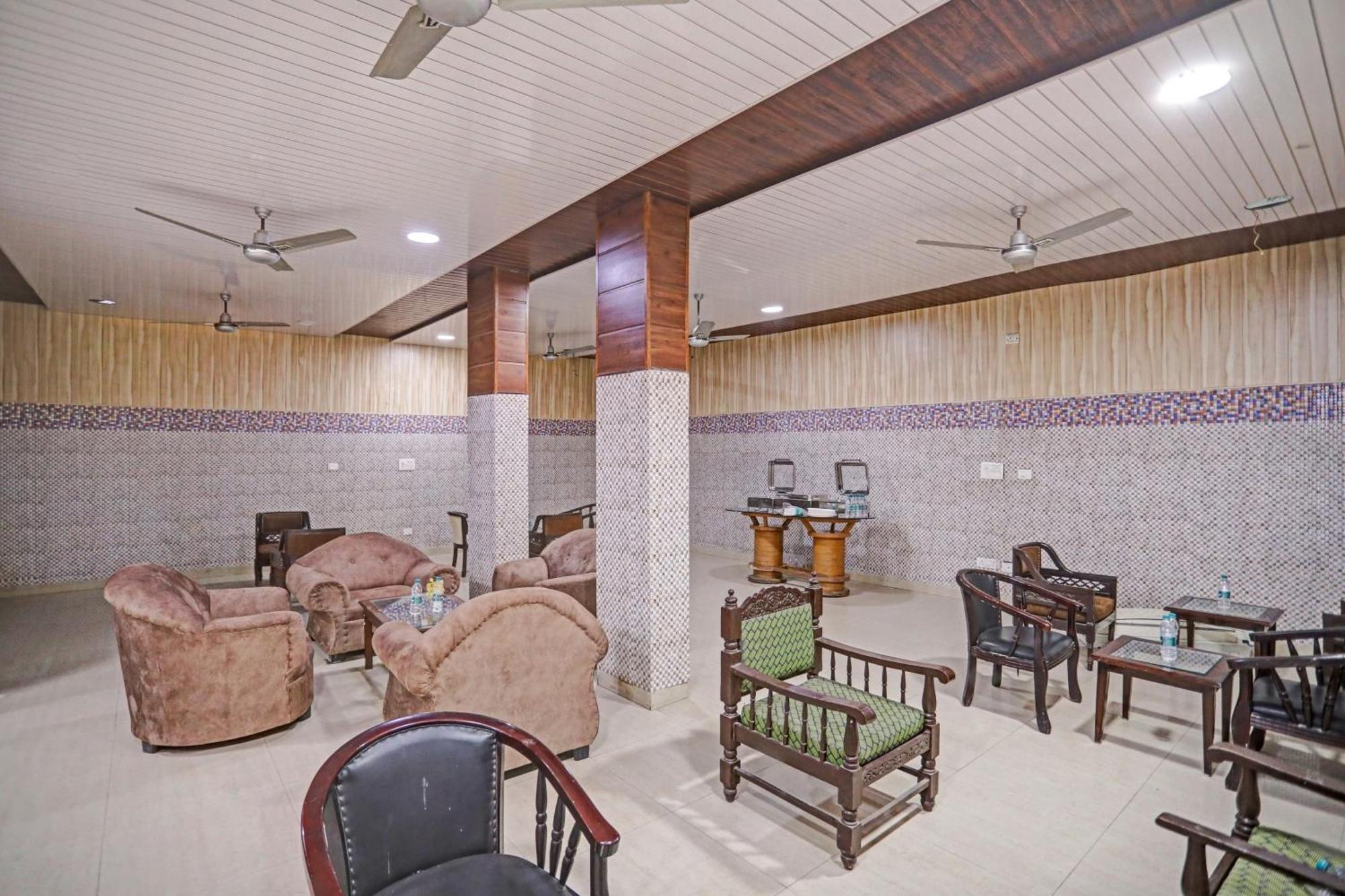 Townhouse The Premier View Near Iskcon Temple Noida Ξενοδοχείο Εξωτερικό φωτογραφία